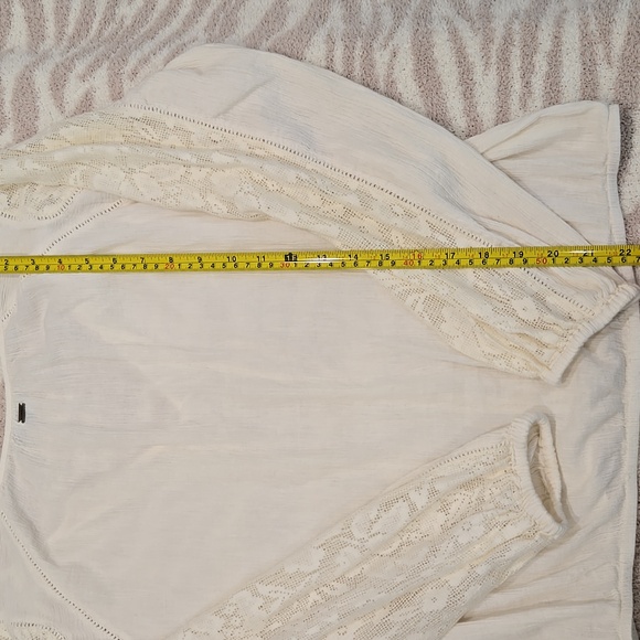 O'Neill Cream Lace Sleeve Blouse - Picture 5 of 7